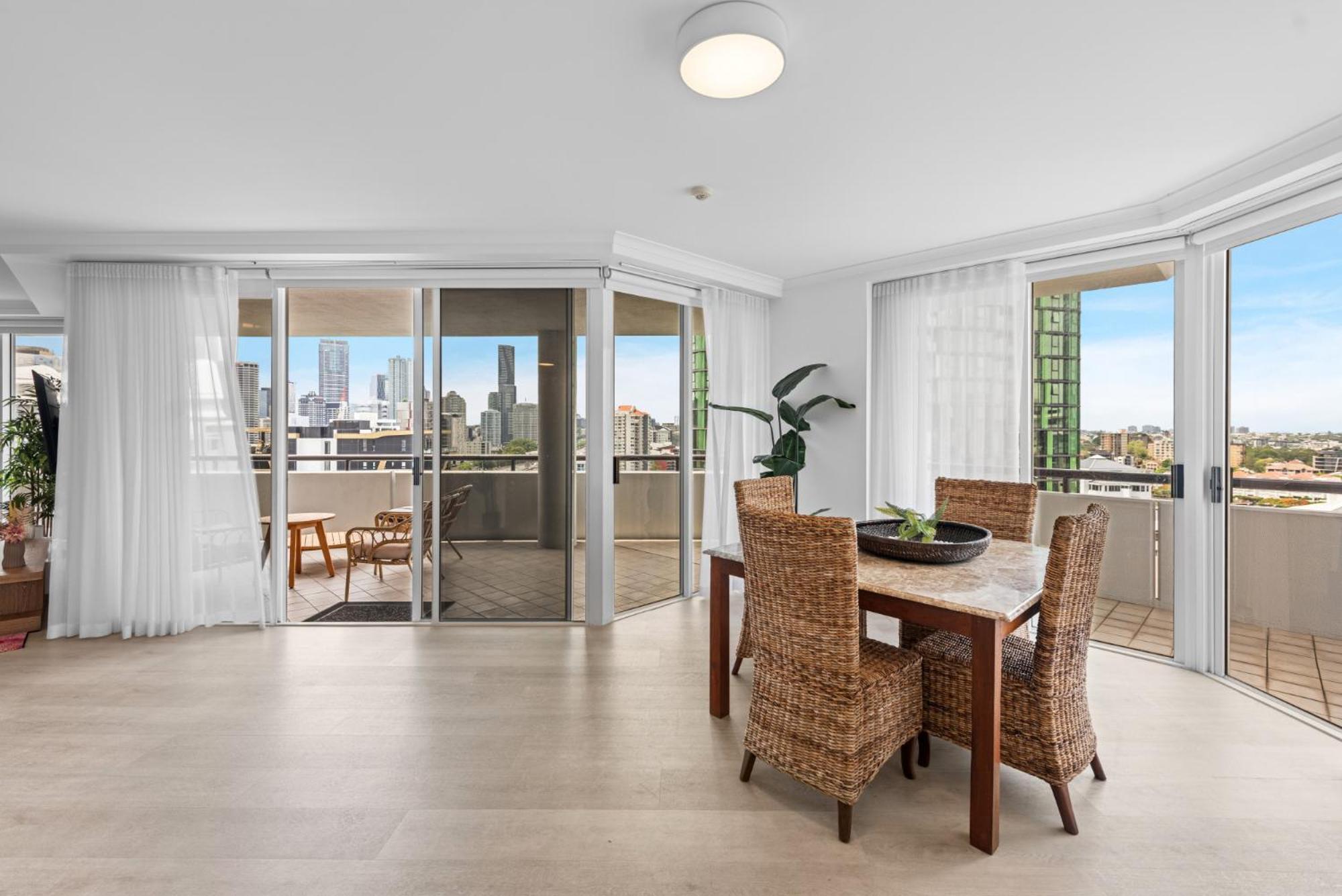 Lavish 3-bed With Wraparound Balcony And Pool Apartment
